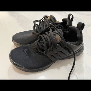 Nike Black Presto Sneakers (Womens 6.5)